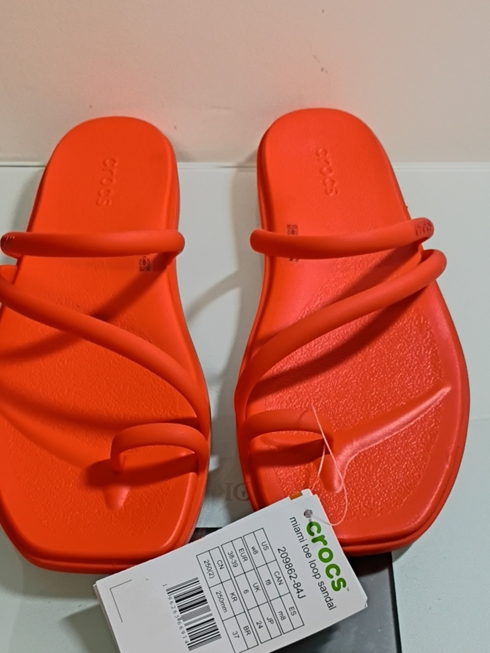 CROCS Women’s Bright Orange Strappy Miami Toe-Loop Sandal Size 8 NWT